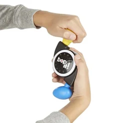 Hasbro Gaming Bop It! Micro Series Game -Classic Board Game Shop 41ds1Wvou6L